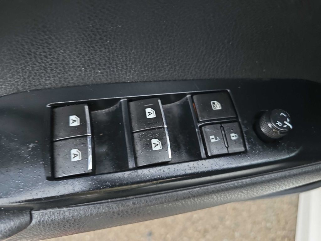 2018 Toyota Camry Image 28