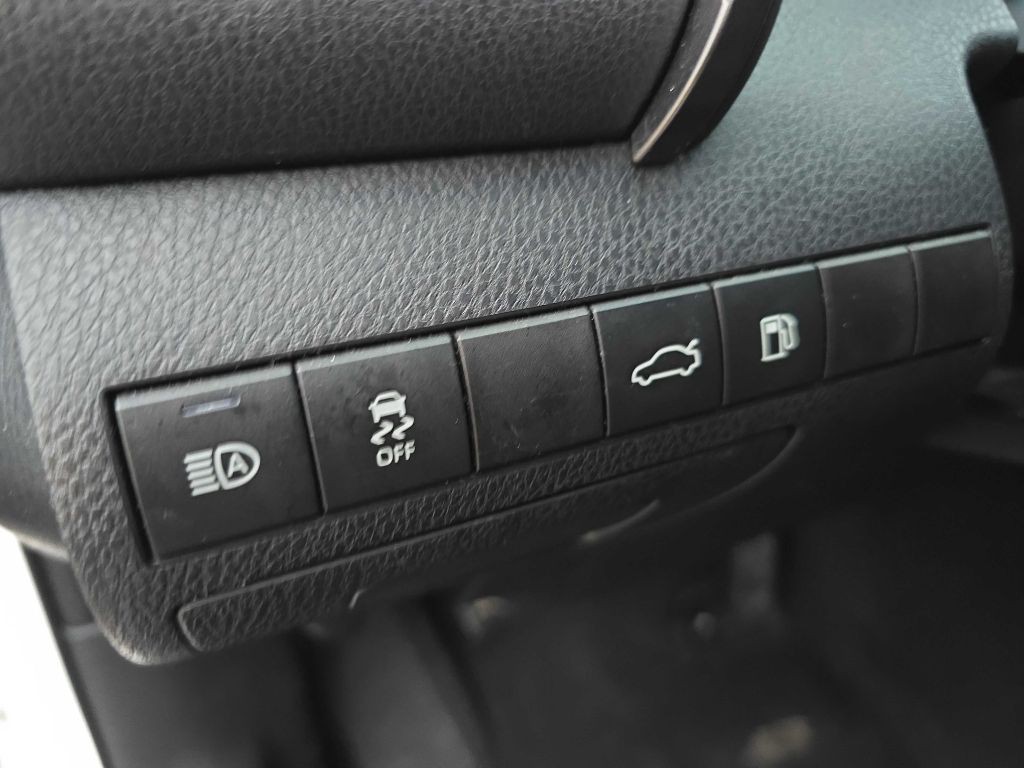 2018 Toyota Camry Image 30