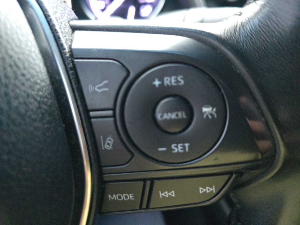 2018 Toyota Camry Image 33