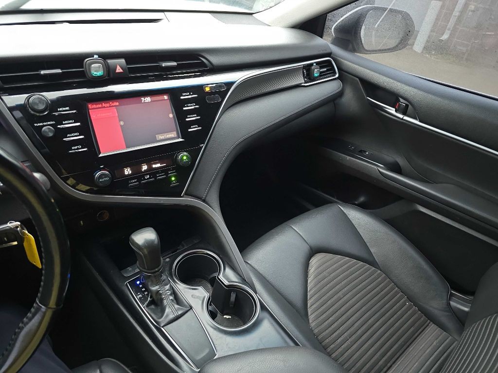 2018 Toyota Camry Image 43