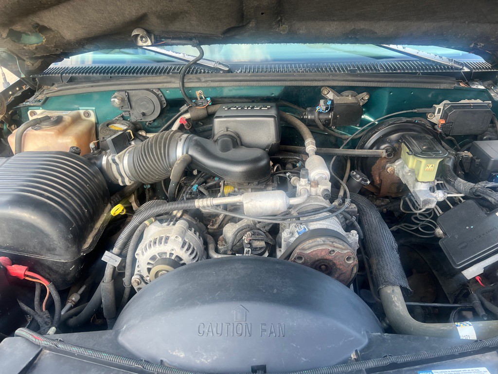 1996 Chevrolet Suburban Image 6