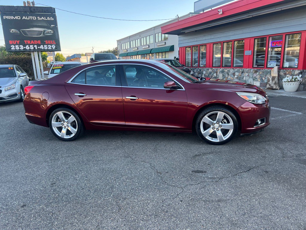 2015 Chevrolet Malibu Image 2
