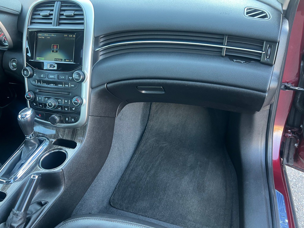 2015 Chevrolet Malibu Image 18