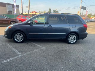 Image for 2007 Toyota Sienna XLE ID: 6614311