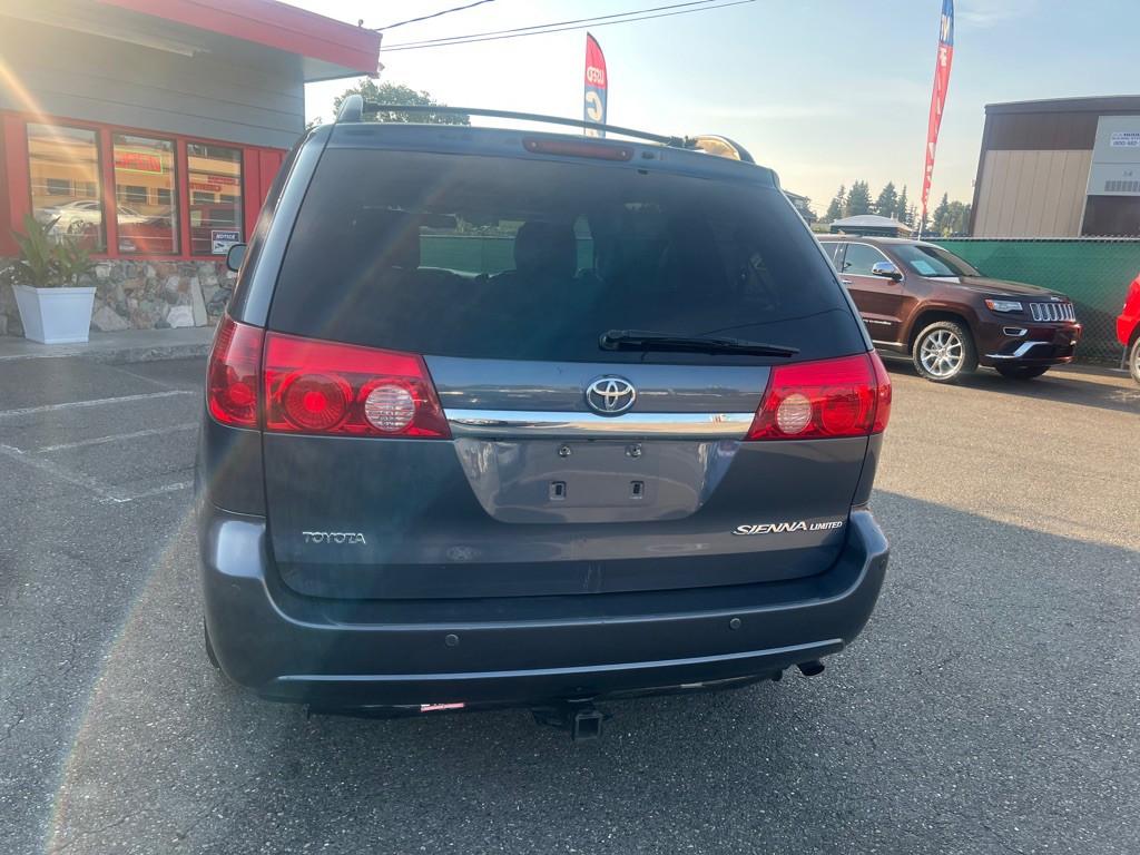 2007 Toyota Sienna Image 4