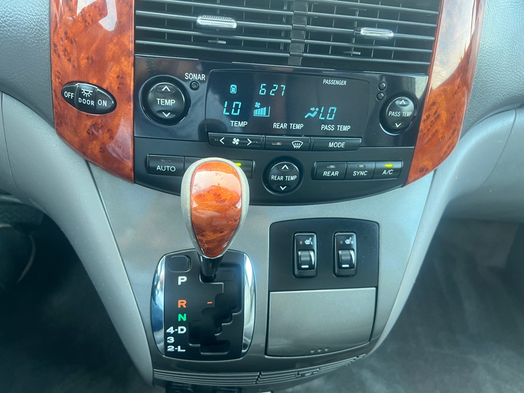 2007 Toyota Sienna Image 10