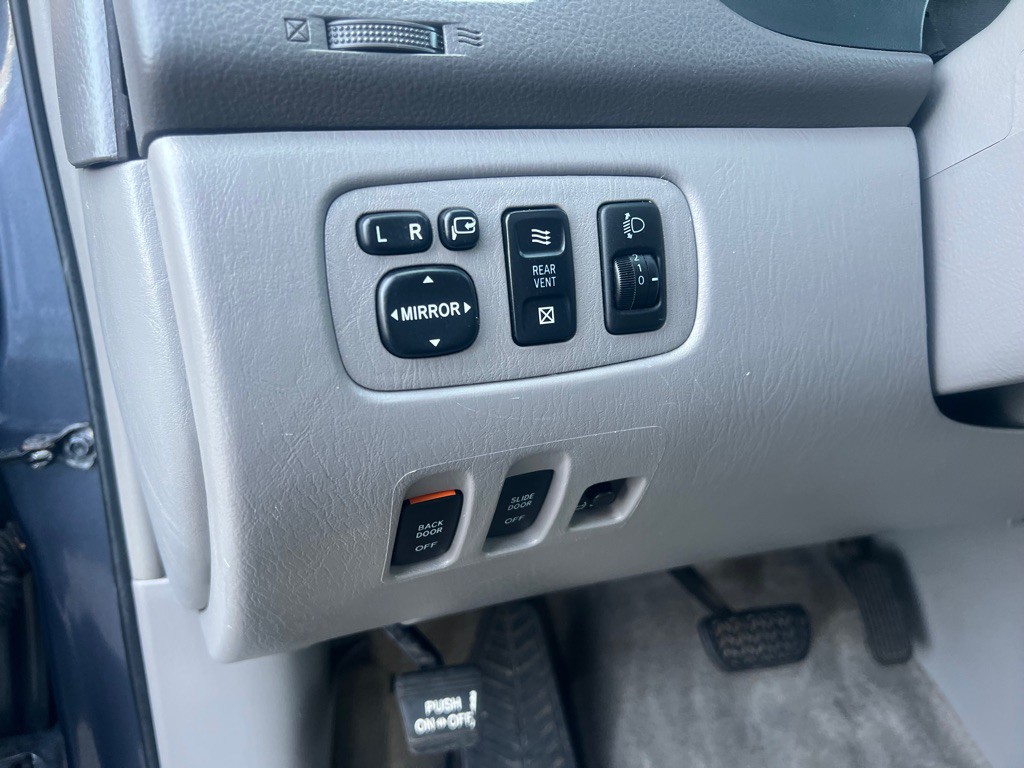 2007 Toyota Sienna Image 16