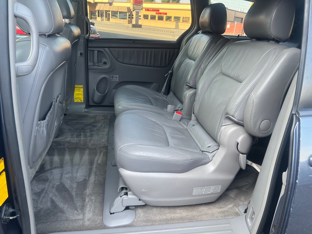 2007 Toyota Sienna Image 18