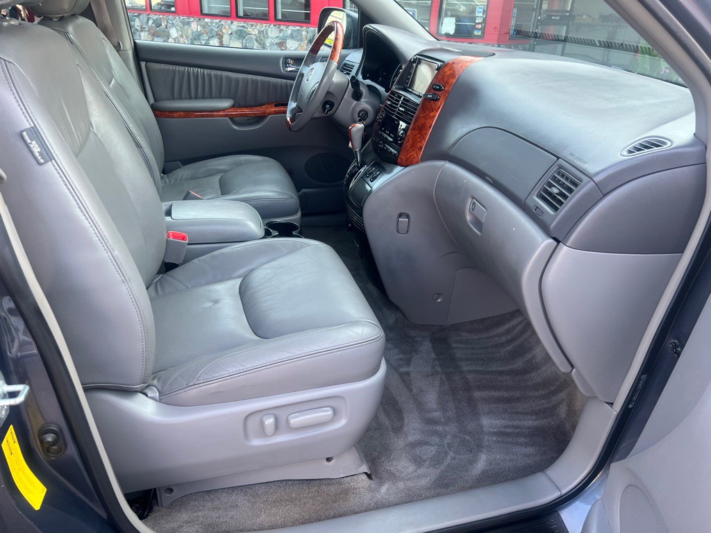 2007 Toyota Sienna Image 25