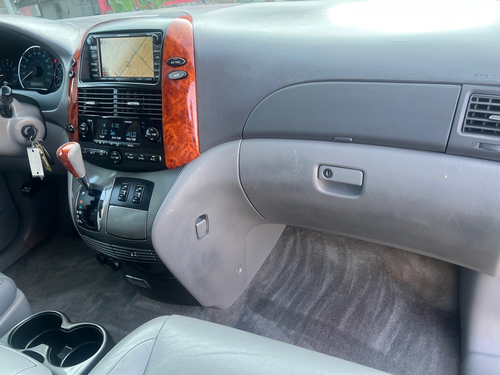 2007 Toyota Sienna Image 26