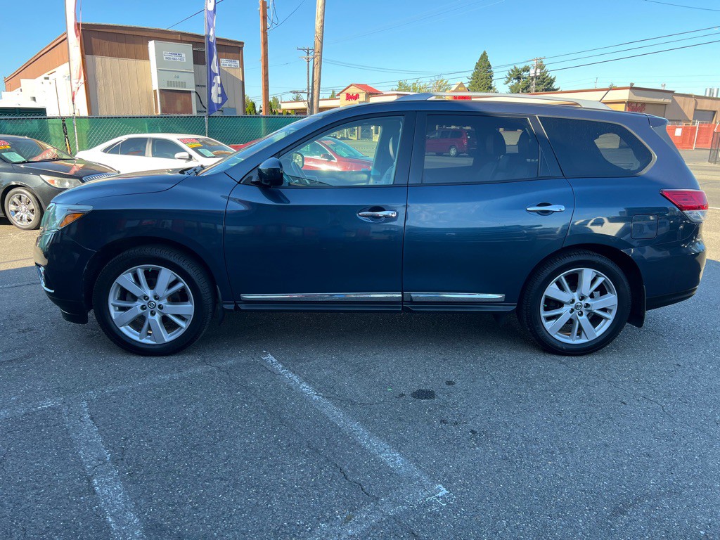 2014 Nissan Pathfinder Image 1