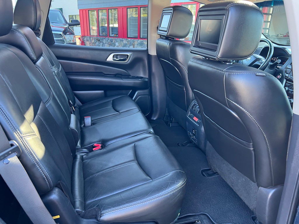 2014 Nissan Pathfinder Image 24