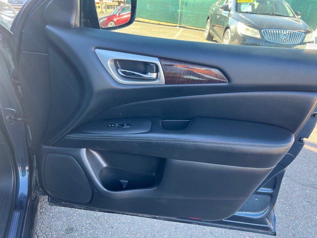 2014 Nissan Pathfinder Image 29