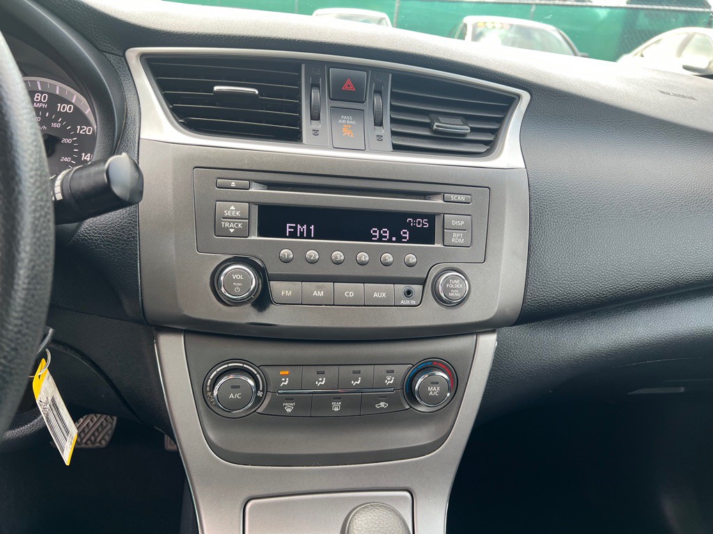 2014 Nissan Sentra Image 8