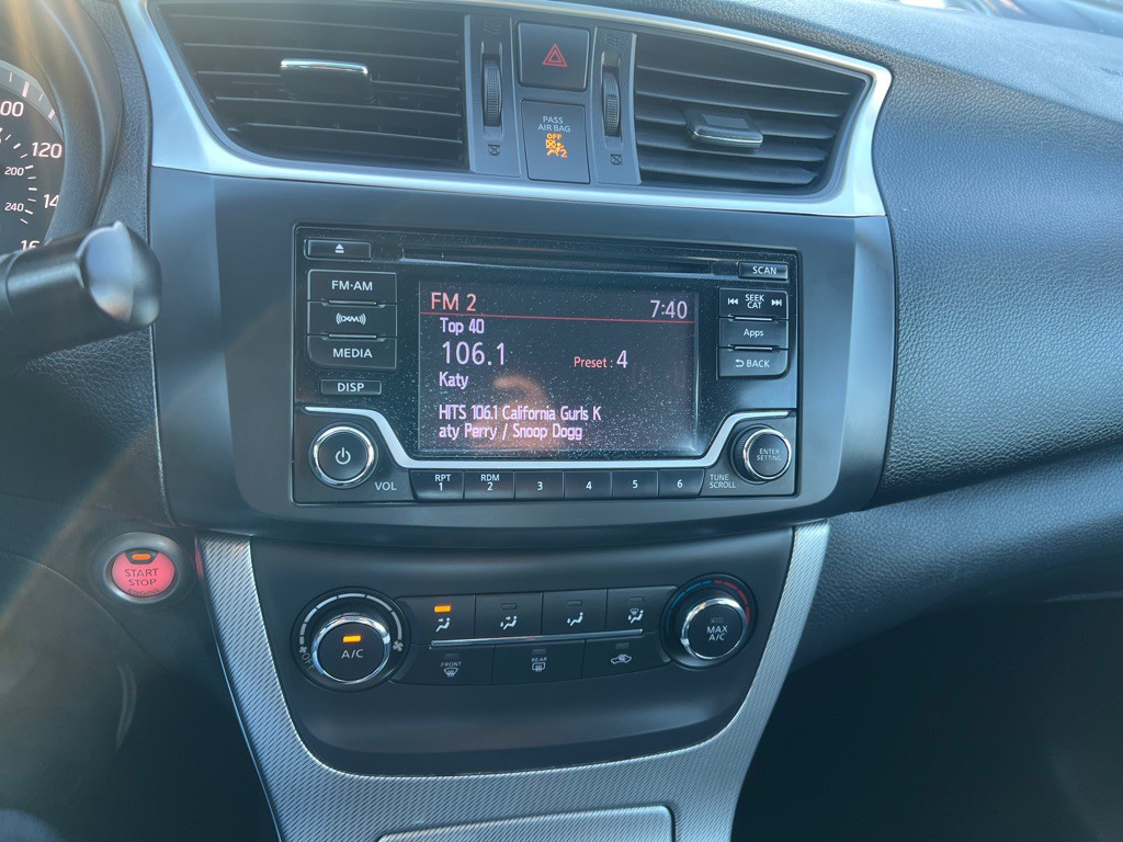 2015 Nissan Sentra Image 8