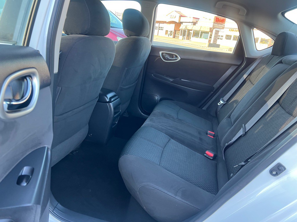 2015 Nissan Sentra Image 15