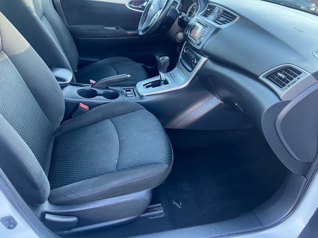 2015 Nissan Sentra Image 17