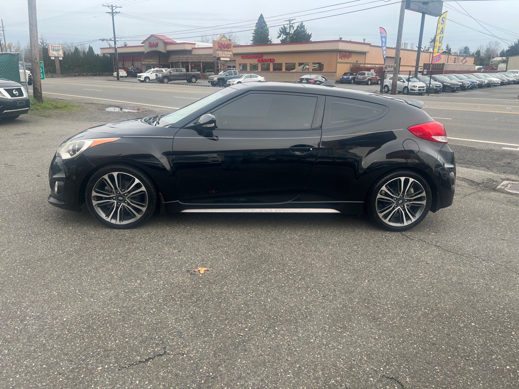 2016 Hyundai Veloster Image 1
