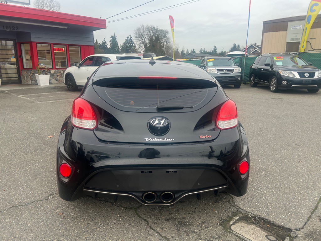 2016 Hyundai Veloster Image 4