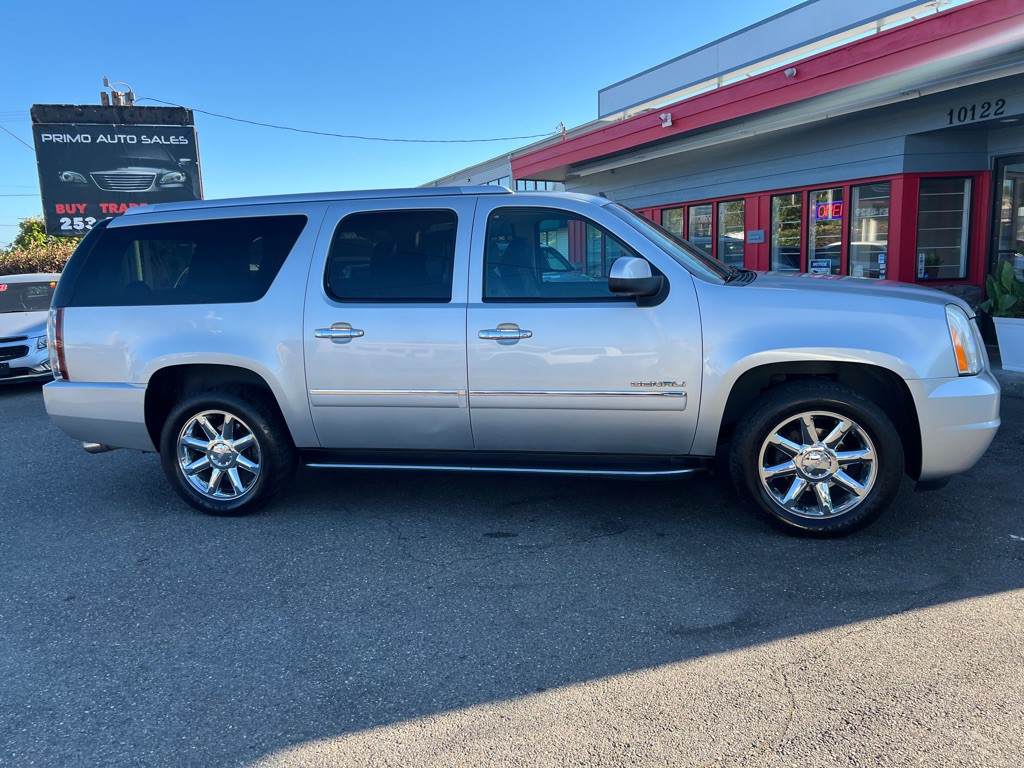 2012 GMC Yukon Image 2
