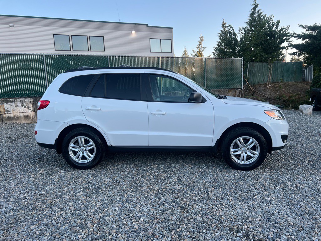 2012 Hyundai Santa Fe Image 2