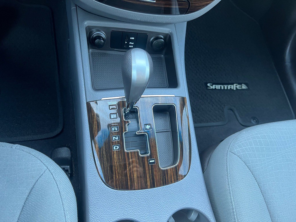 2012 Hyundai Santa Fe Image 9