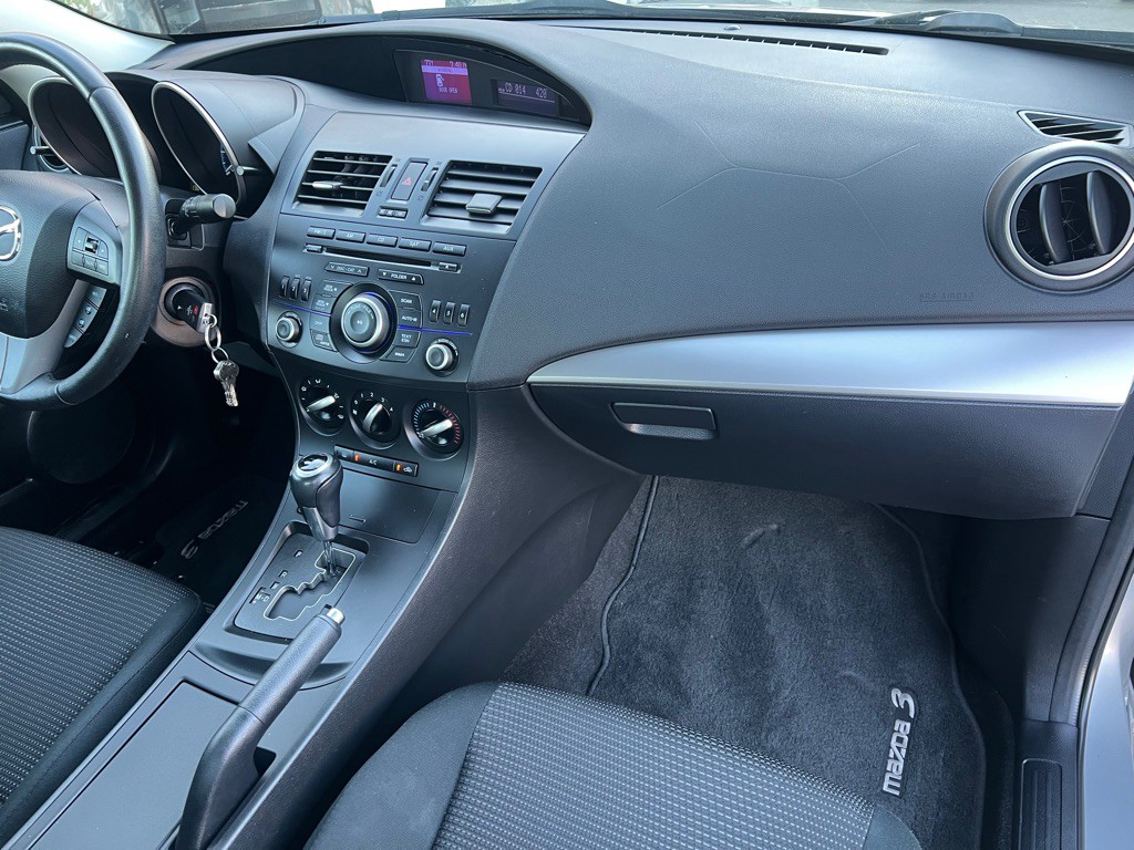 2012 Mazda Mazda3 Image 16