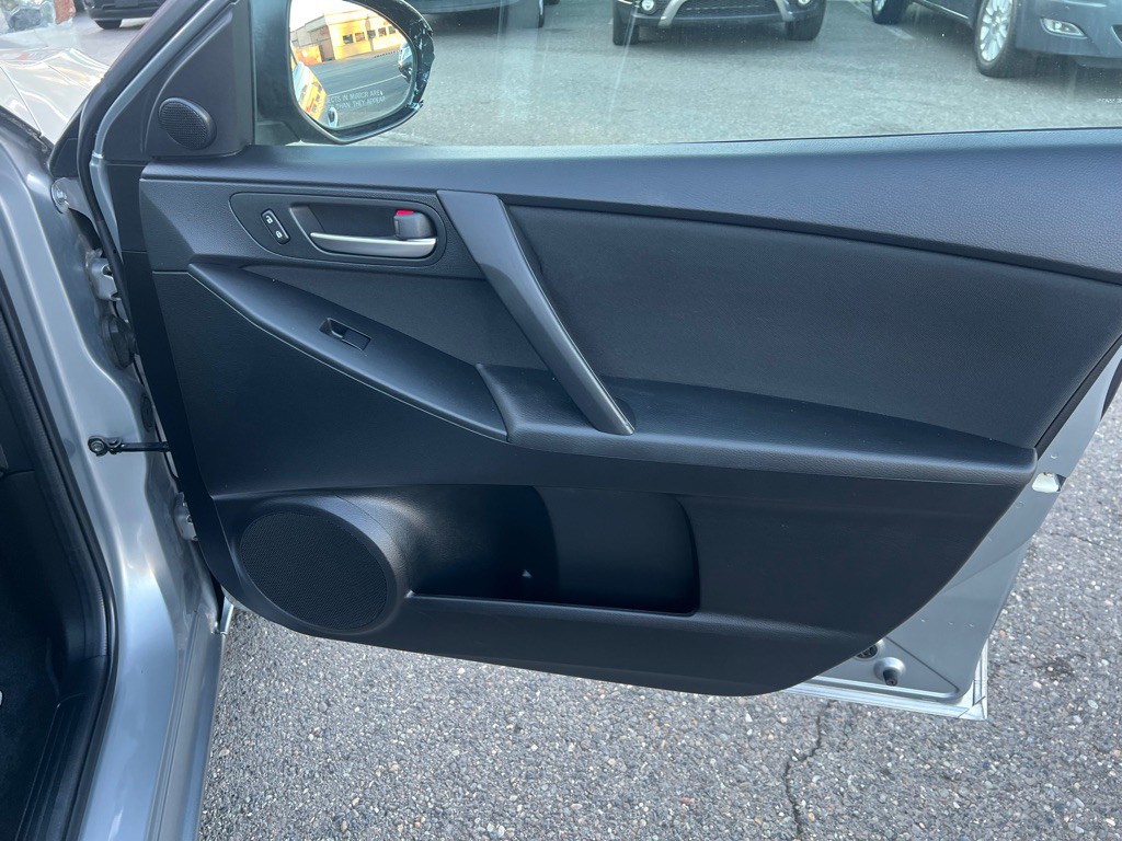 2012 Mazda Mazda3 Image 17