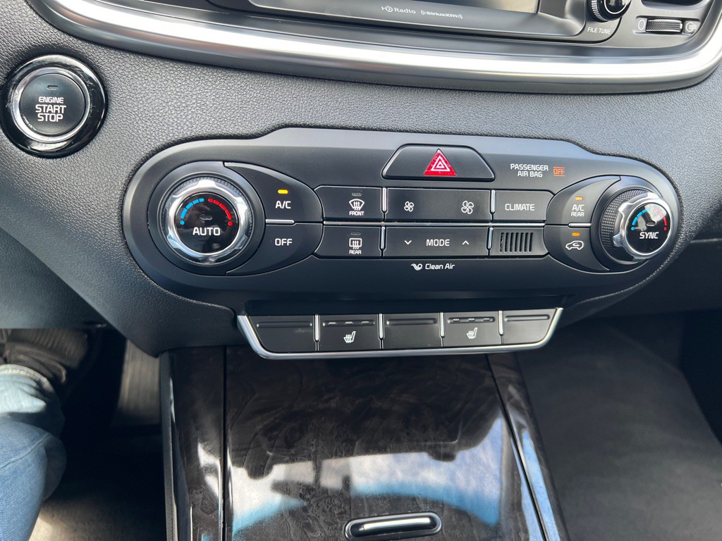 2017 Kia Sorento Image 10
