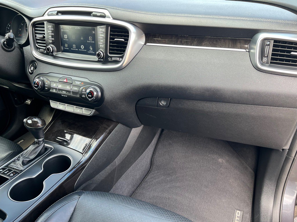 2017 Kia Sorento Image 22