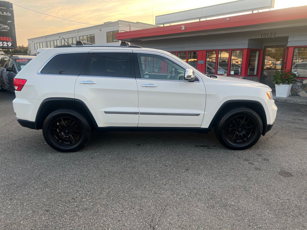 2012 Jeep Grand Cherokee Image 2