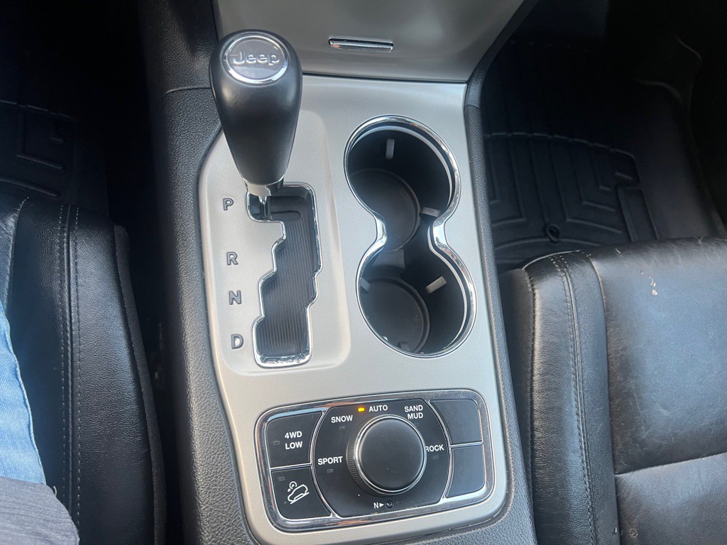 2012 Jeep Grand Cherokee Image 11