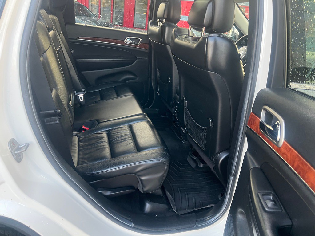 2012 Jeep Grand Cherokee Image 17