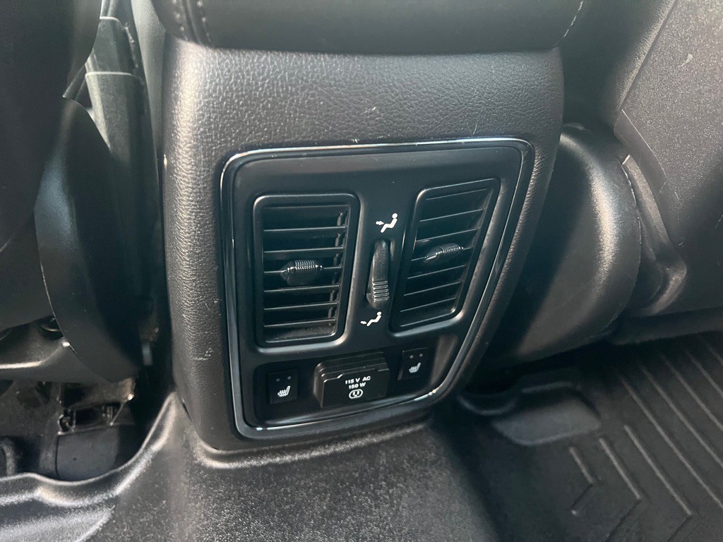 2012 Jeep Grand Cherokee Image 20