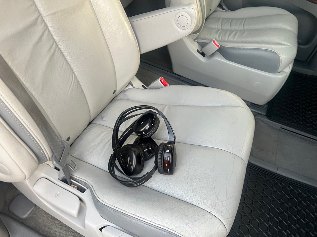 2012 Toyota Sienna Image 25