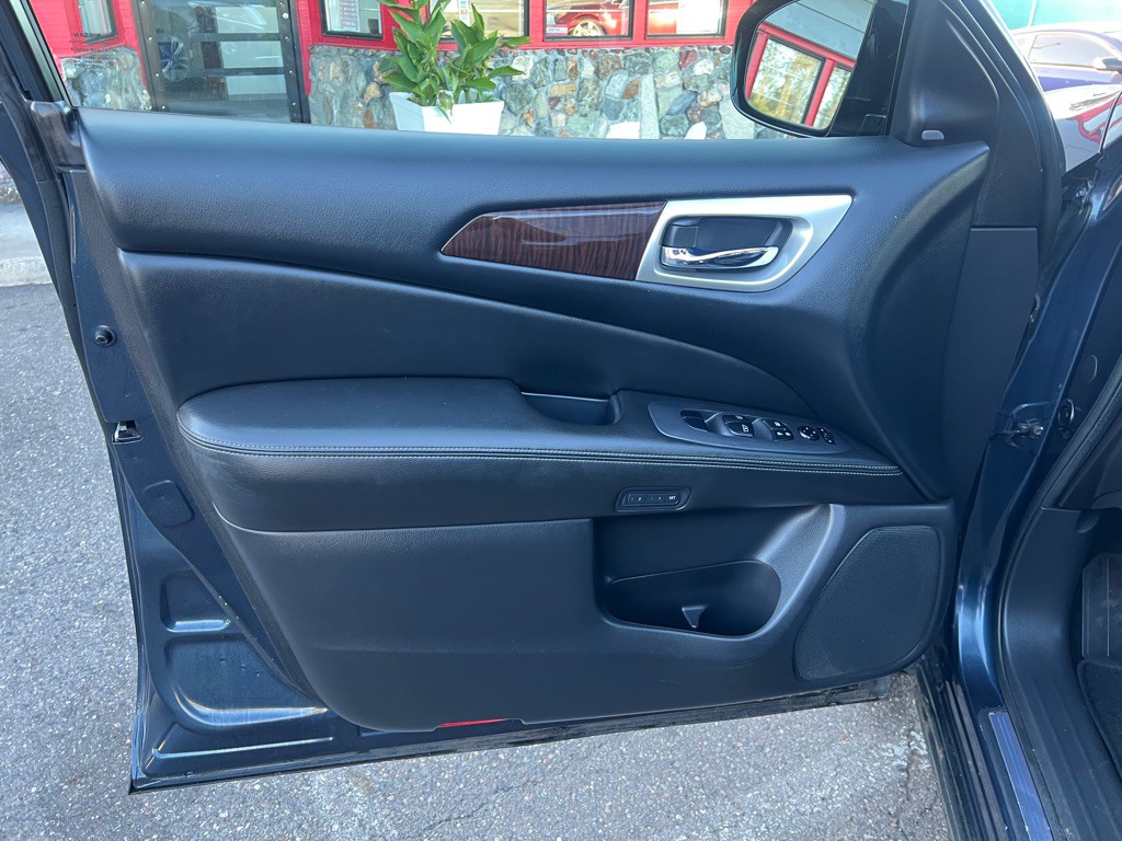 2015 Nissan Pathfinder Image 15