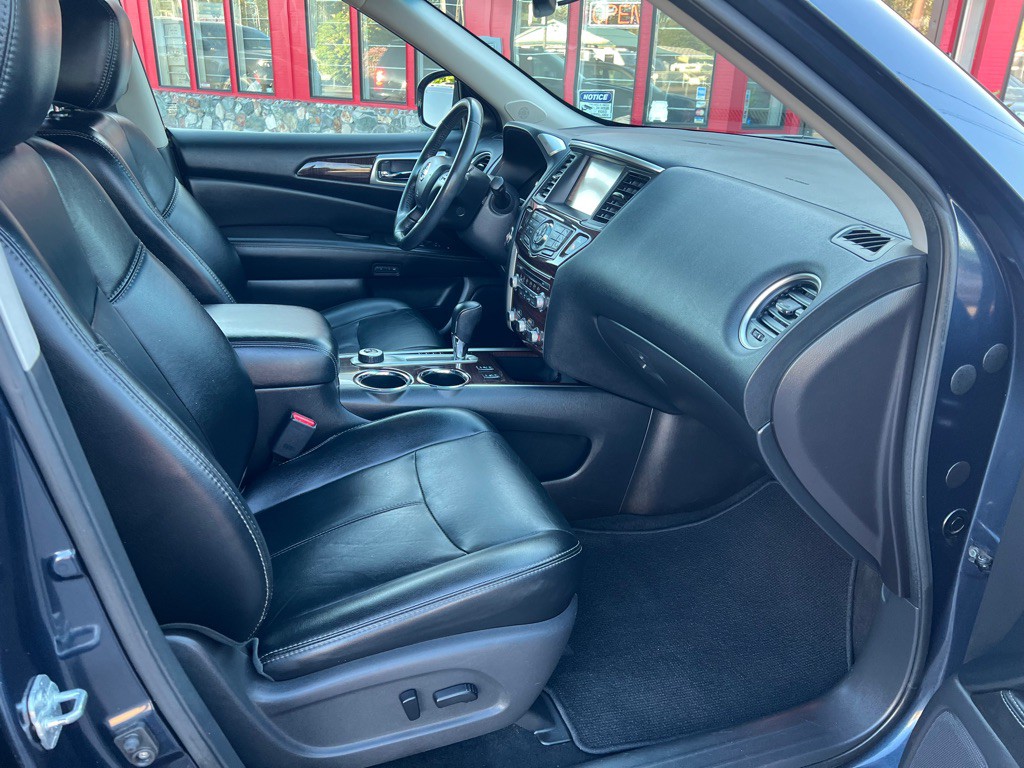 2015 Nissan Pathfinder Image 23