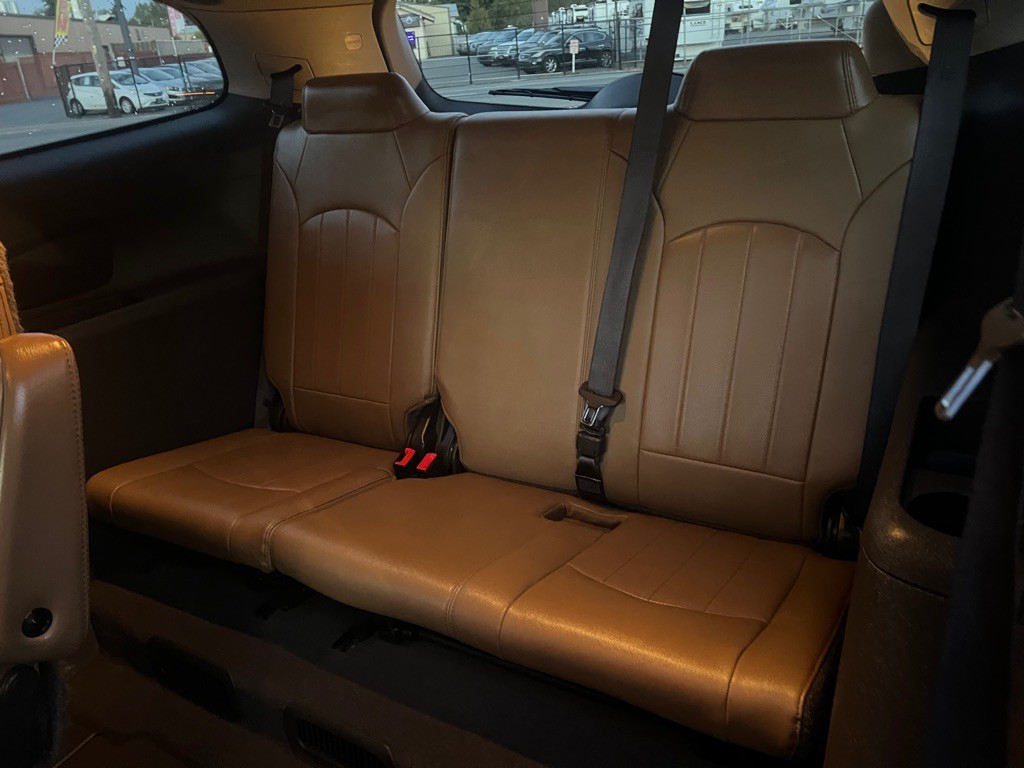 2015 Buick Enclave Image 16