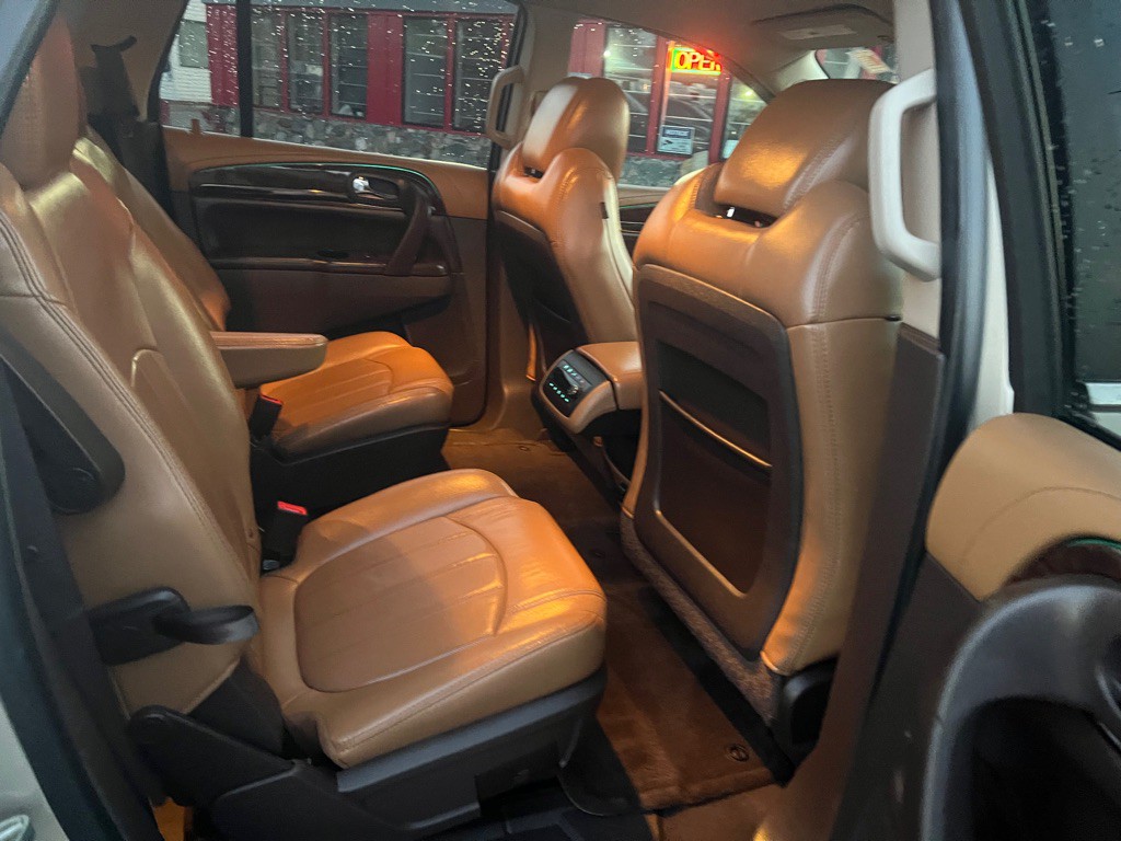 2015 Buick Enclave Image 17