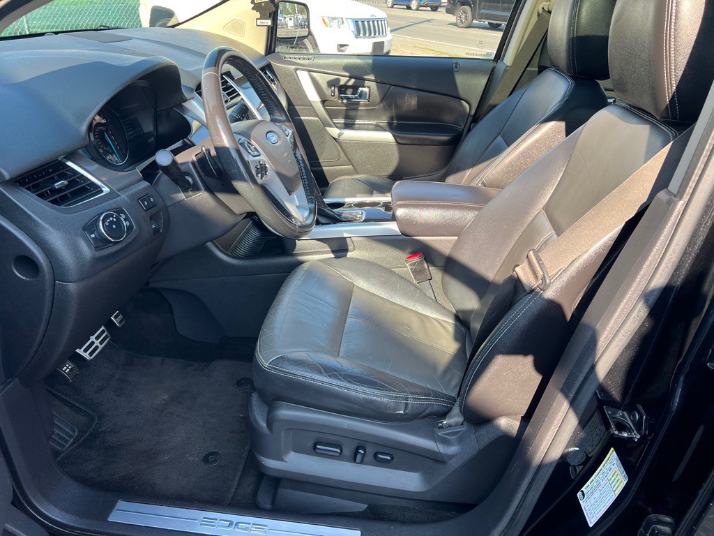 2011 Ford Edge Image 8