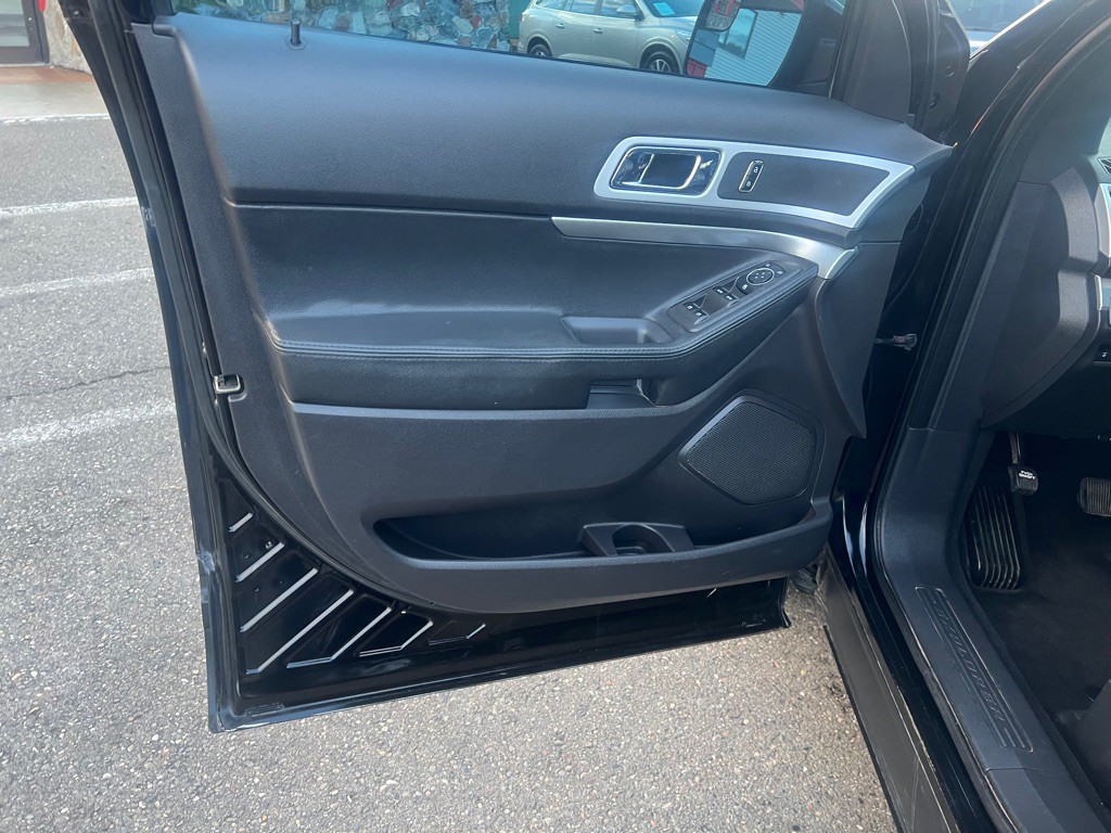 2012 Ford Explorer Image 13