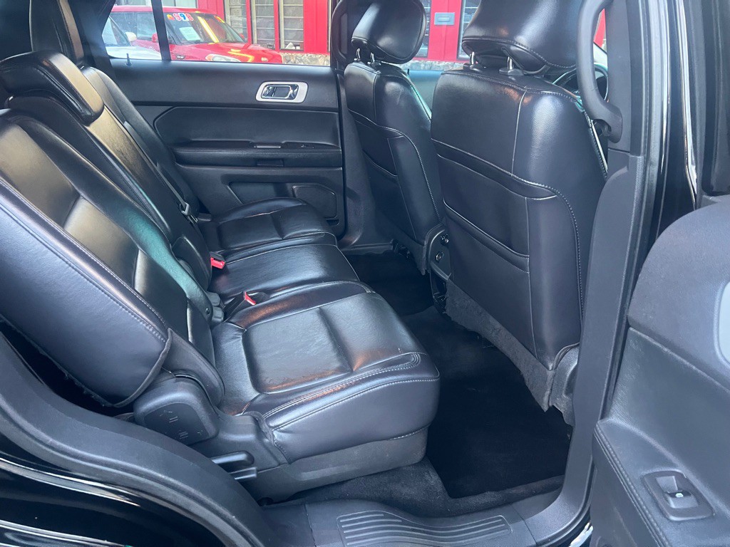 2012 Ford Explorer Image 16