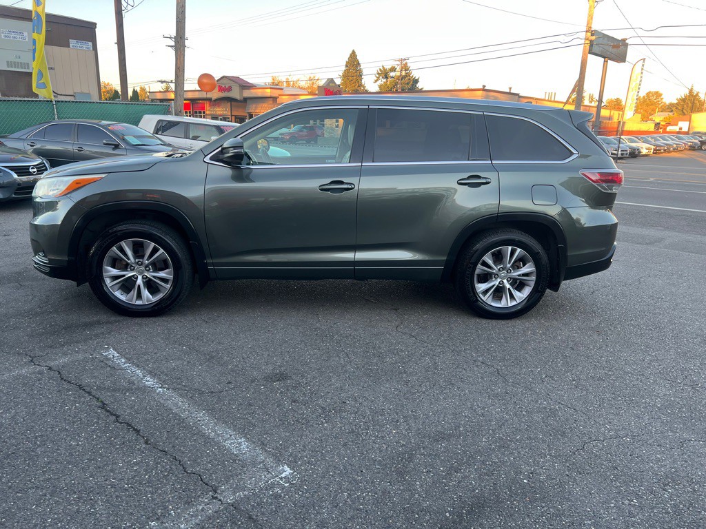 2014 Toyota Highlander Image 1