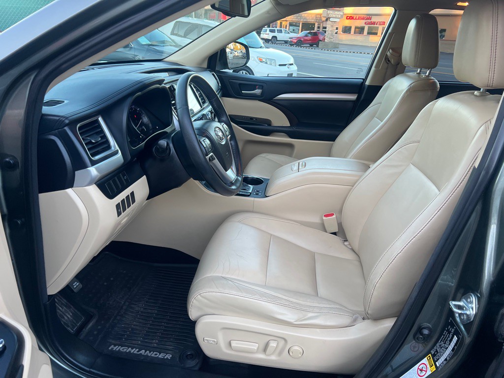 2014 Toyota Highlander Image 8