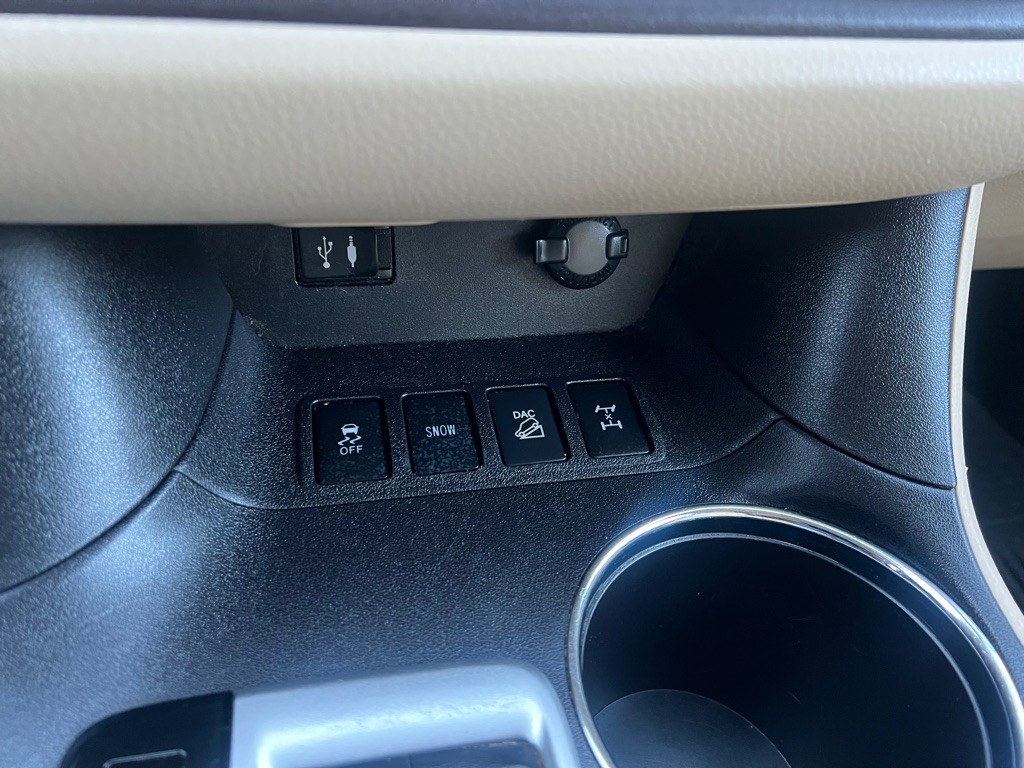 2014 Toyota Highlander Image 11