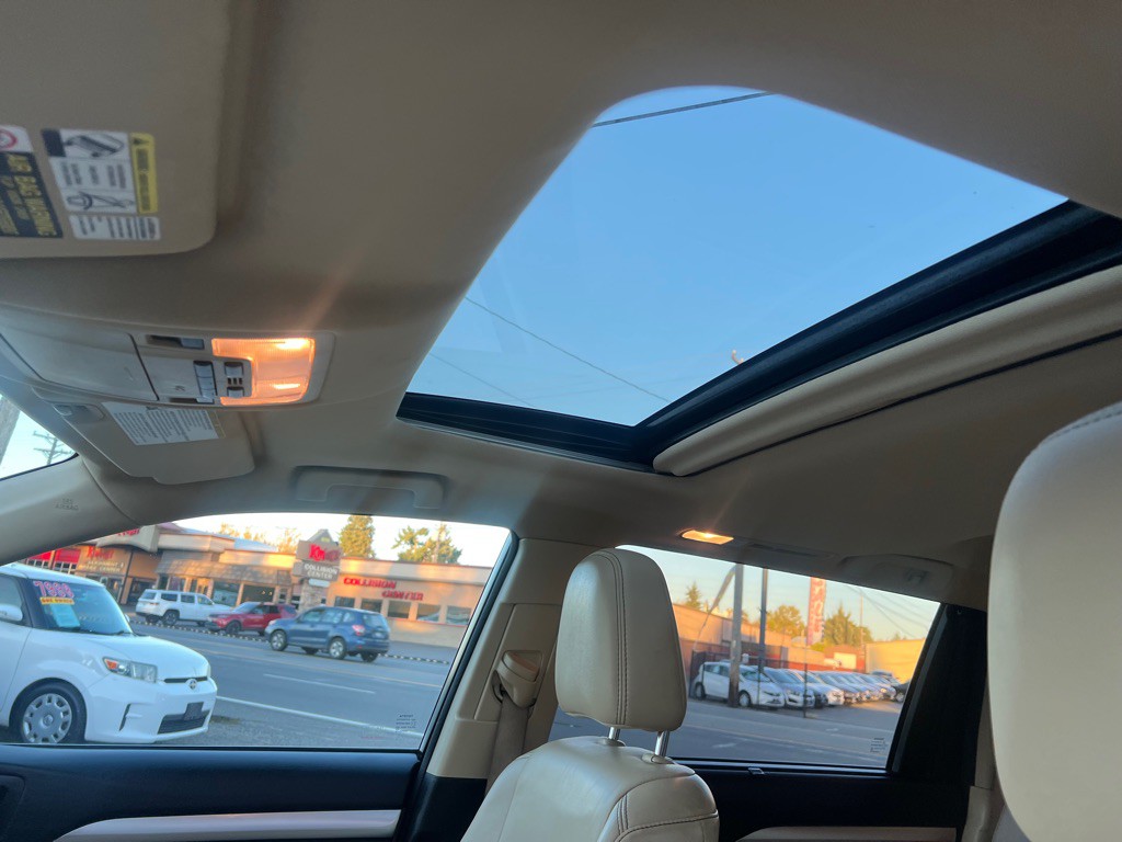 2014 Toyota Highlander Image 15