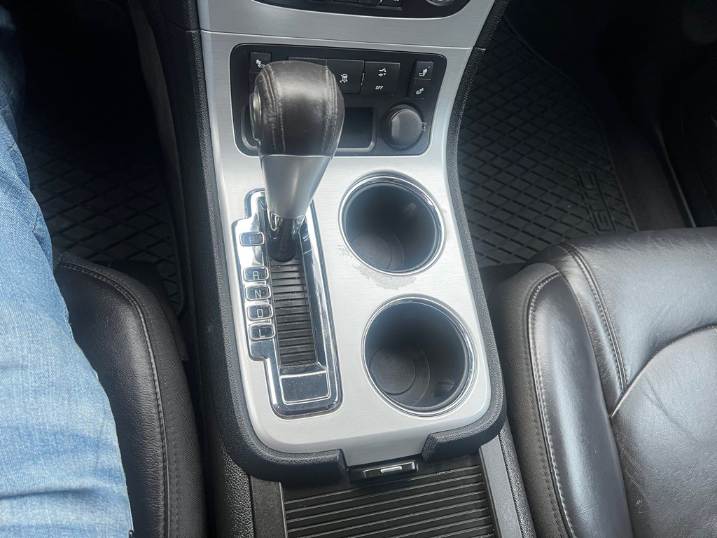 2010 GMC Acadia Image 10