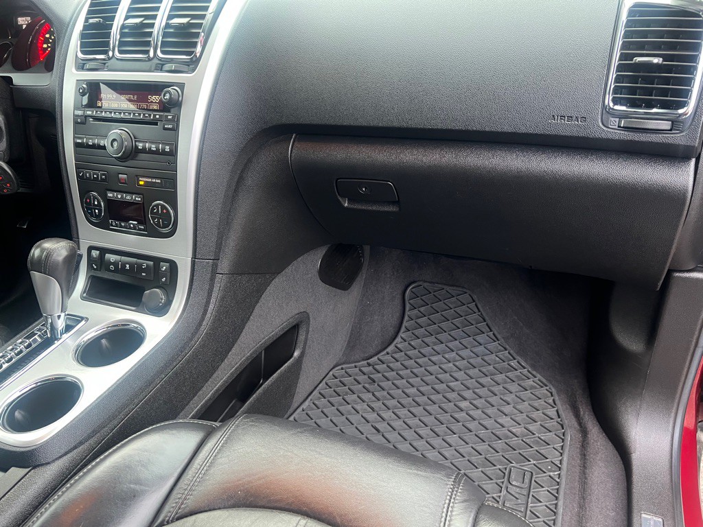 2010 GMC Acadia Image 22