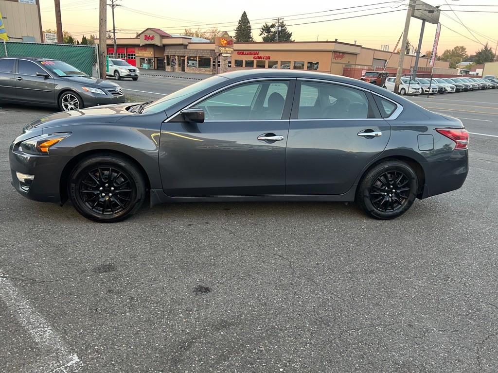 2013 Nissan Altima Image 2