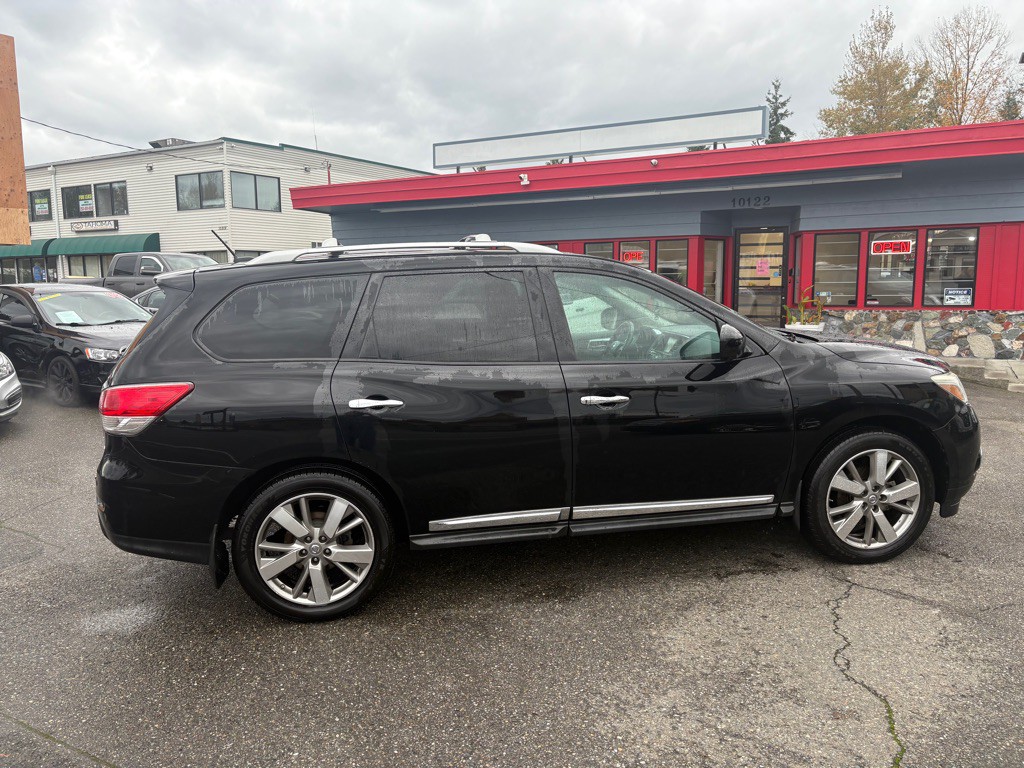 2014 Nissan Pathfinder Image 2